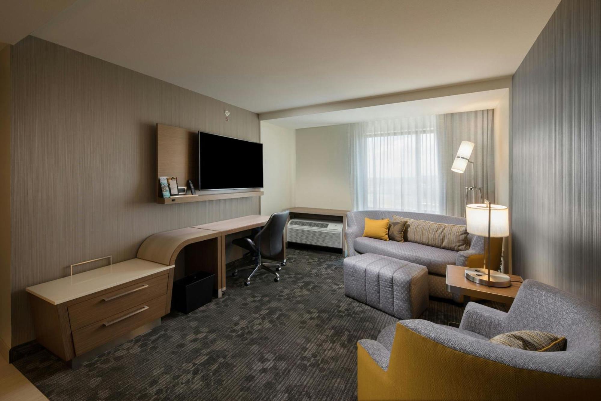 Courtyard By Marriott Расселлвилл Экстерьер фото