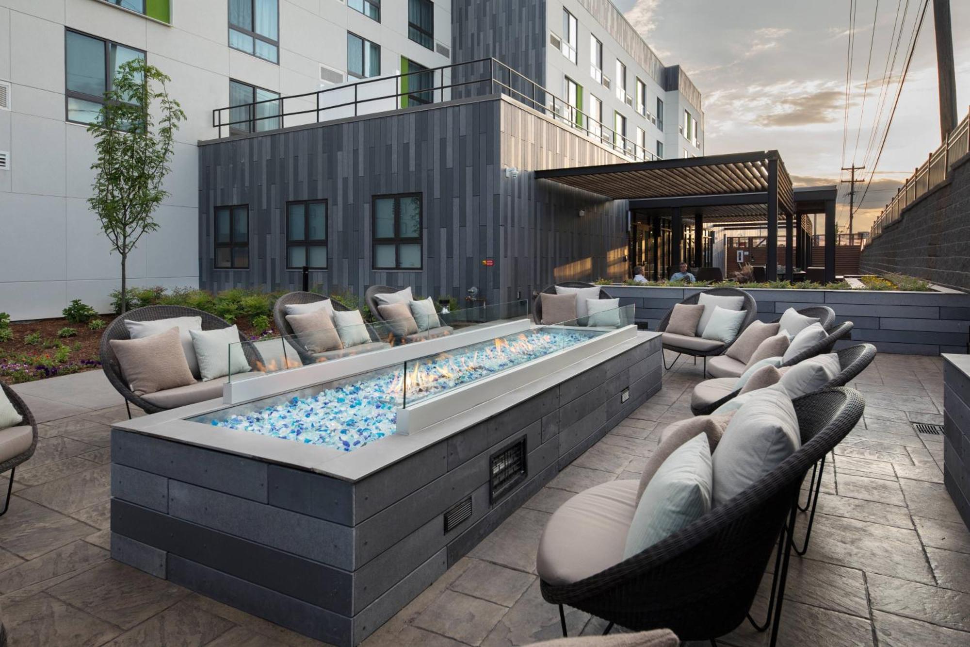 Courtyard By Marriott Расселлвилл Экстерьер фото