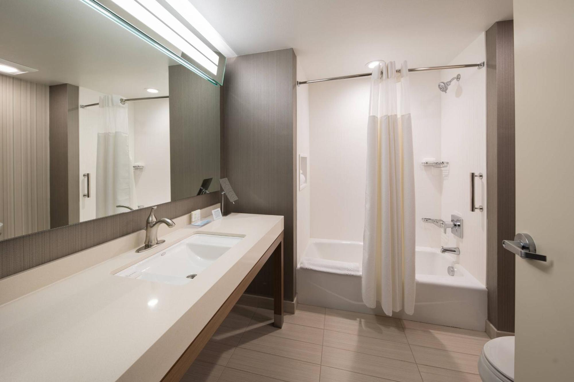 Courtyard By Marriott Расселлвилл Экстерьер фото